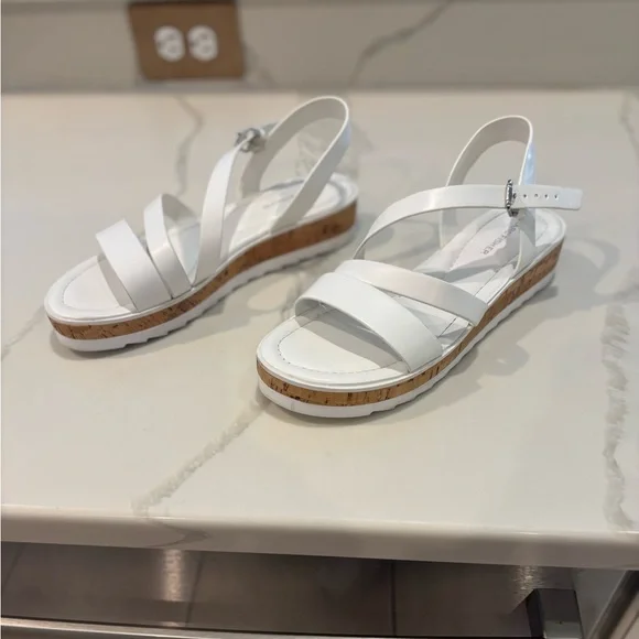 Marc Fisher White Flat Sandals with Slingback Strap and Glossy Straps - Picture 1 of 5